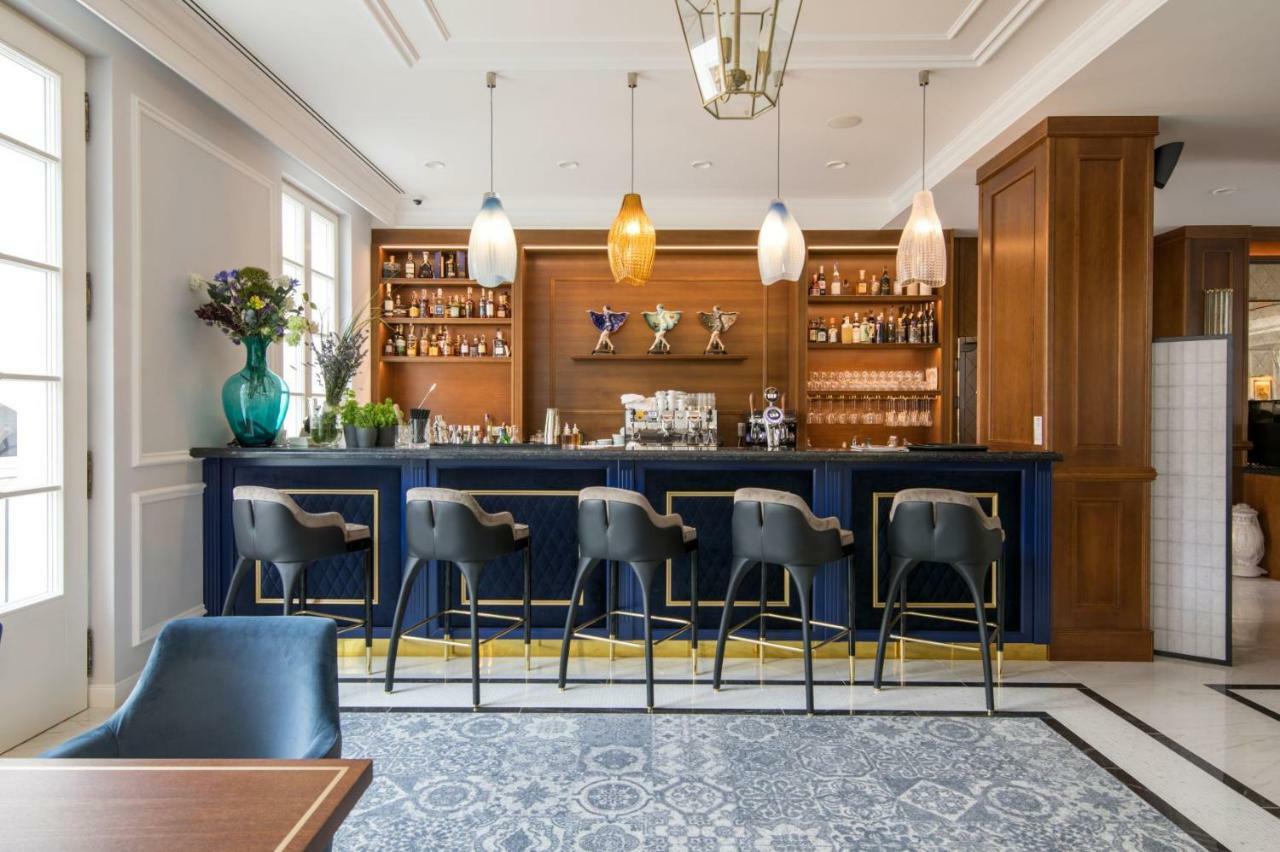 Palace Art Hotel Пежинок Екстериор снимка