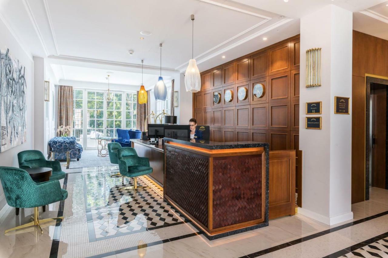 Palace Art Hotel Пежинок Екстериор снимка