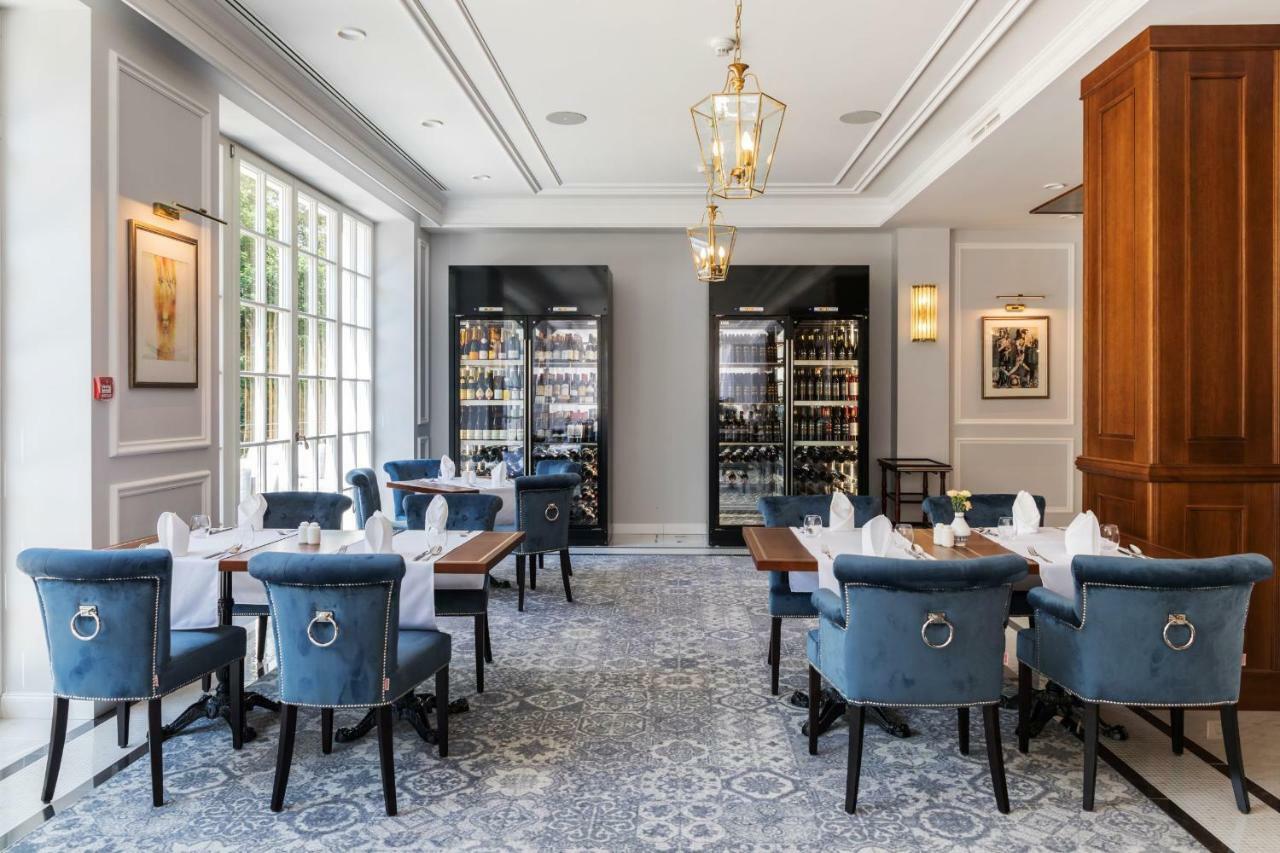 Palace Art Hotel Пежинок Екстериор снимка