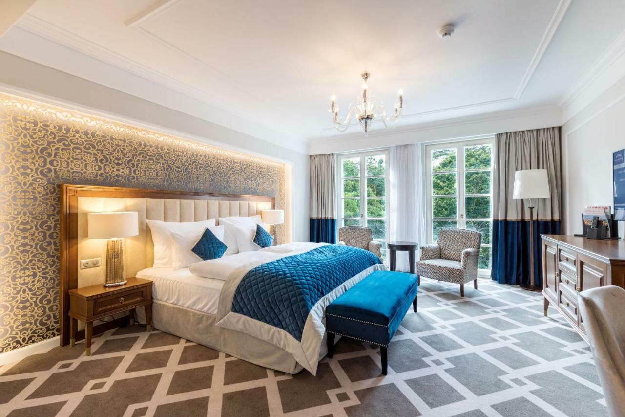 Palace Art Hotel Пежинок Екстериор снимка