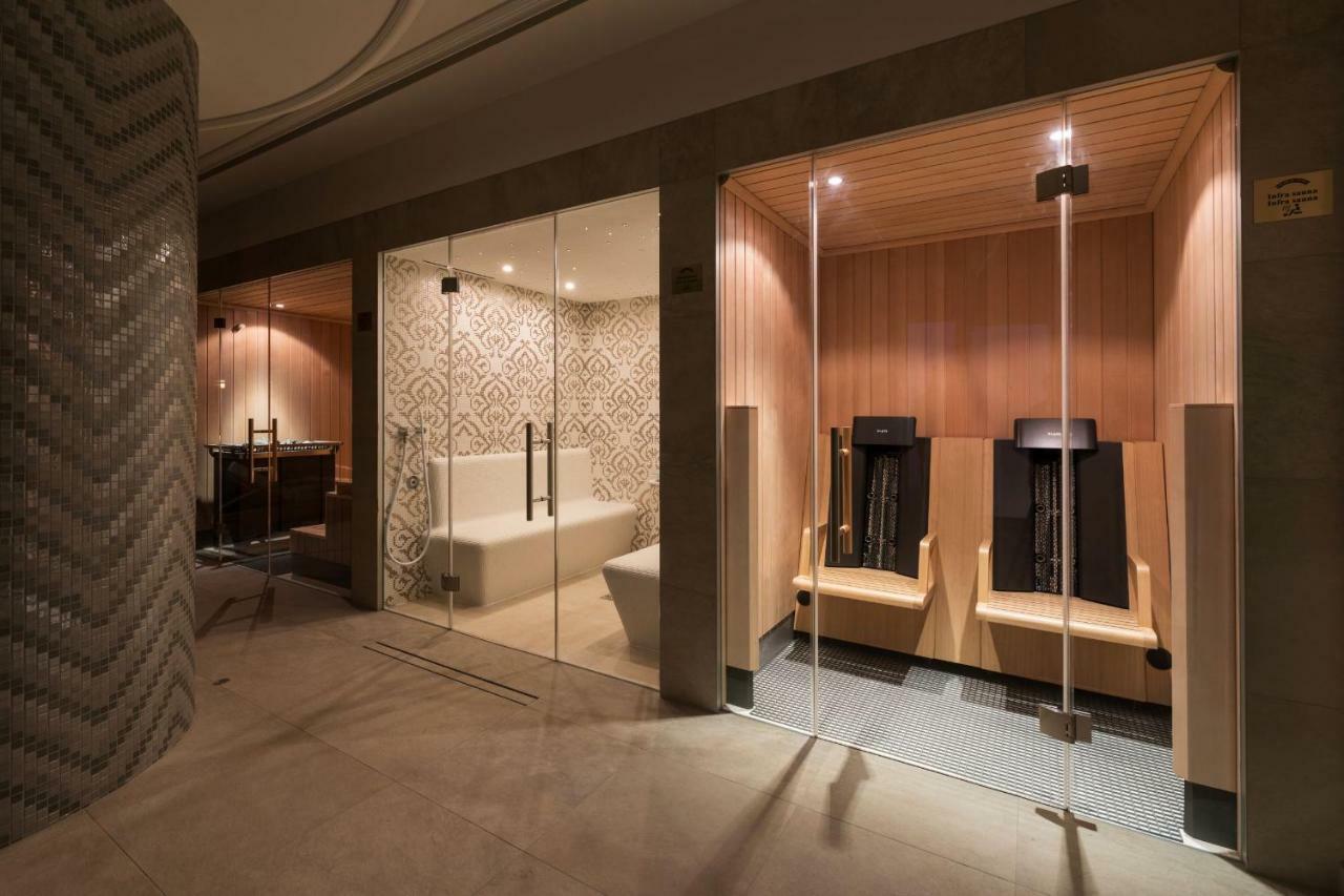 Palace Art Hotel Пежинок Екстериор снимка
