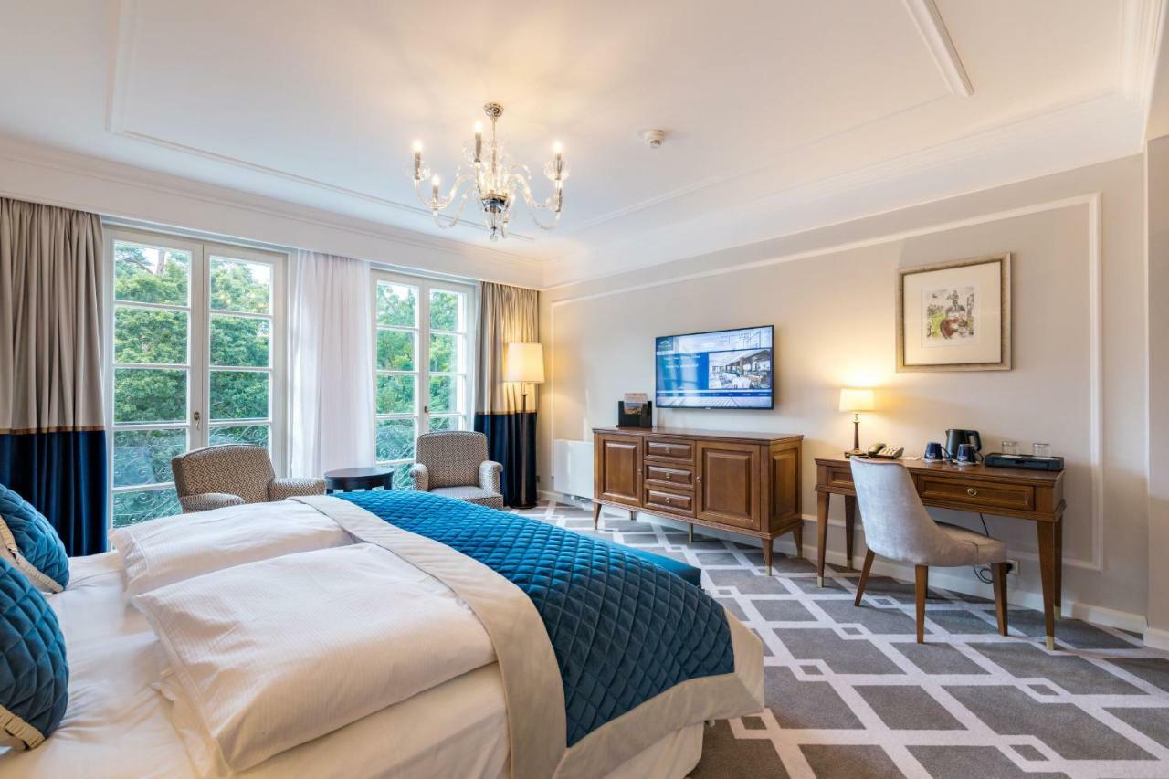 Palace Art Hotel Пежинок Екстериор снимка