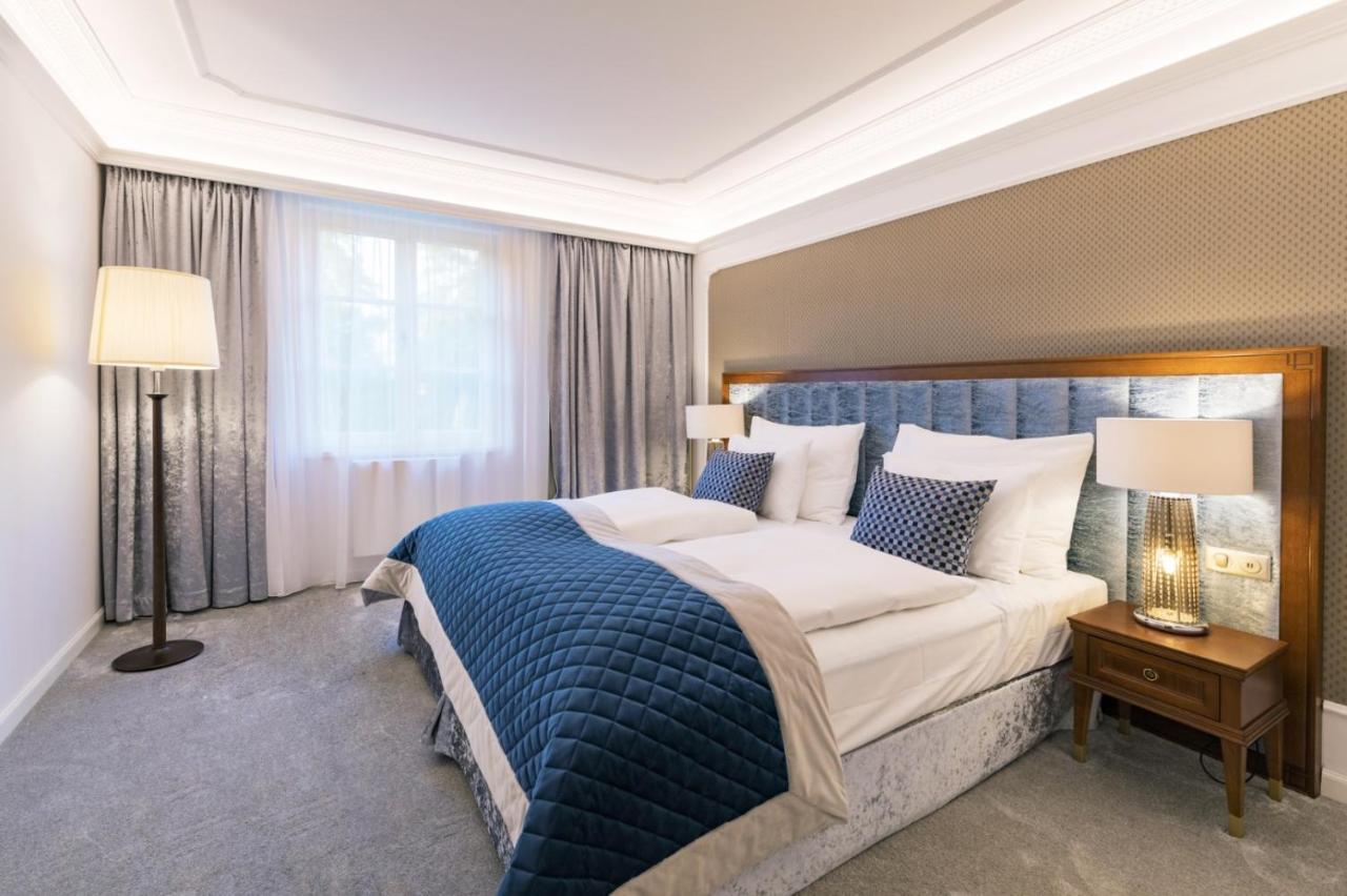 Palace Art Hotel Пежинок Екстериор снимка