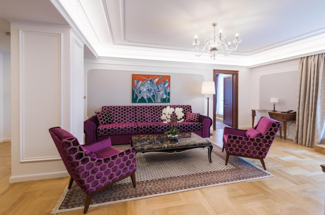 Palace Art Hotel Пежинок Екстериор снимка
